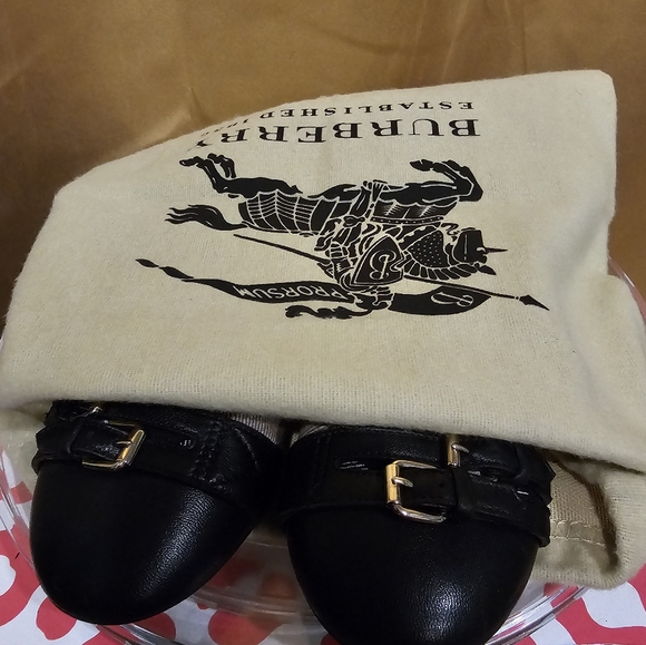 E Little Girls Burberry Ballet flats w/ 💛buckles size 31 Eu or 13 US w/ bag - Picture 13 of 14